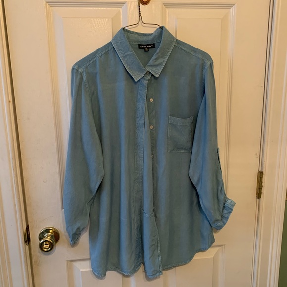 •👚 Style Envy Top 👚• - Picture 1 of 3